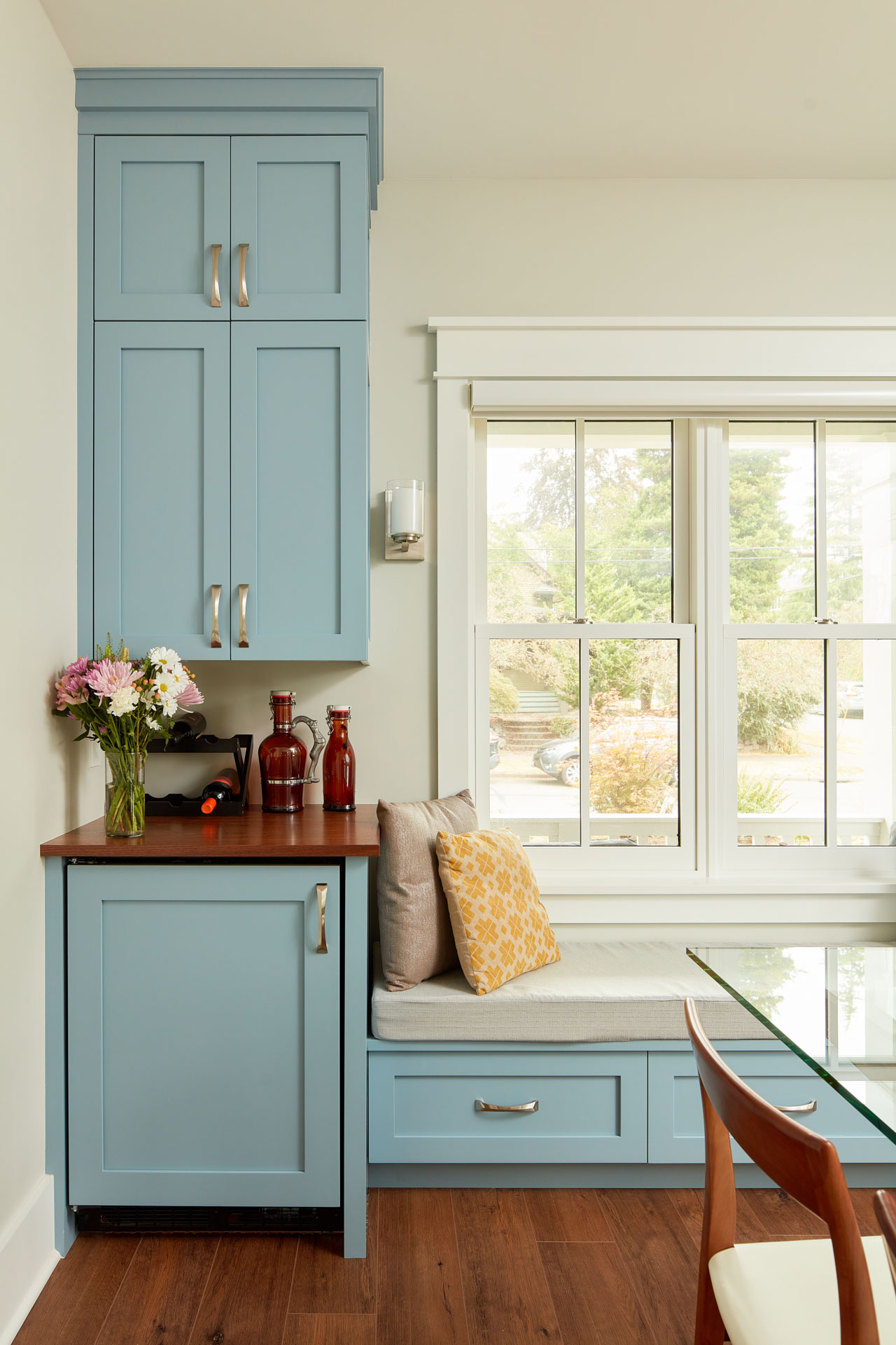 Dining Room Cabinets With Sitting Bench